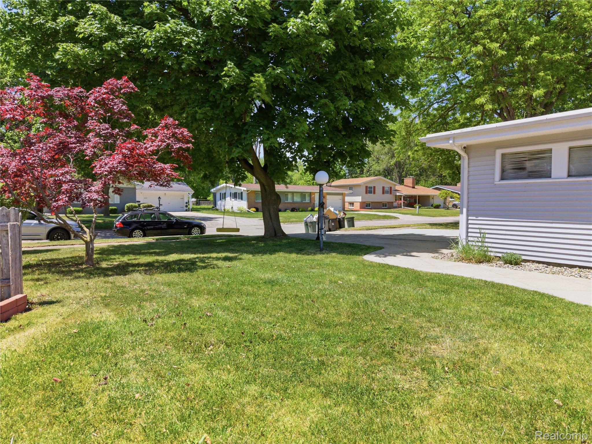 1112 E Washburn Place