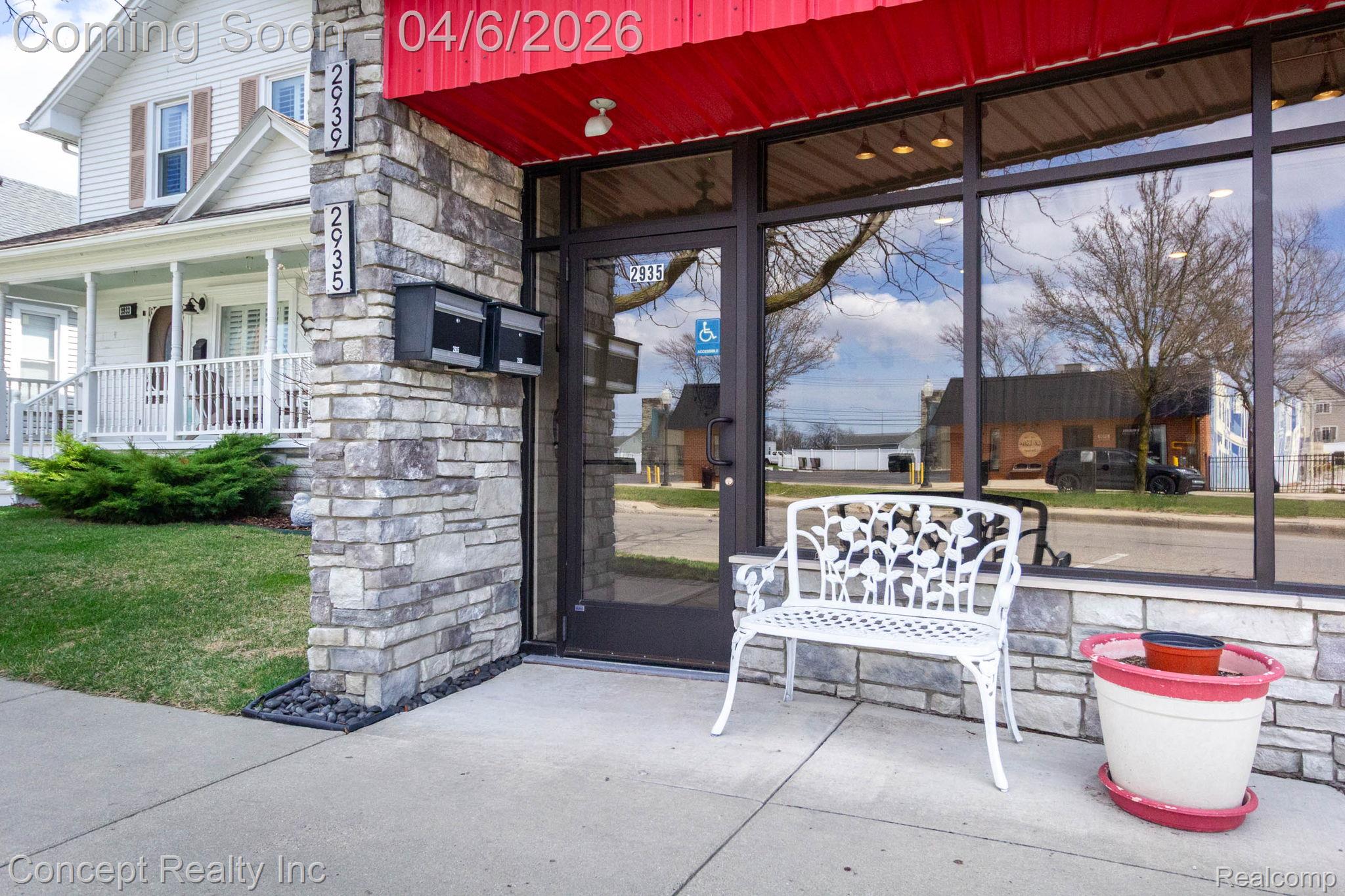 2935 W Jefferson Avenue