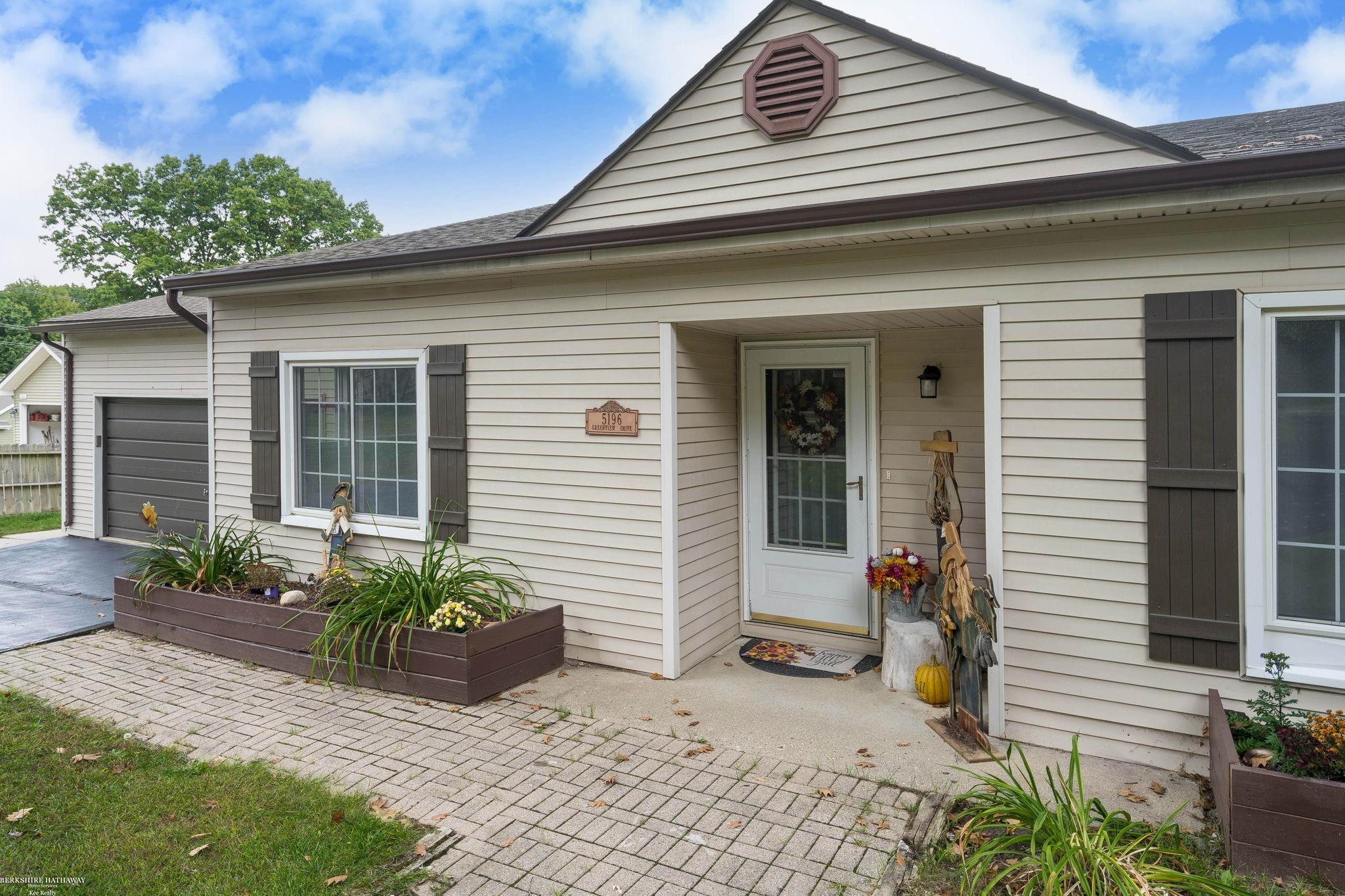 5196 Greenview Drive