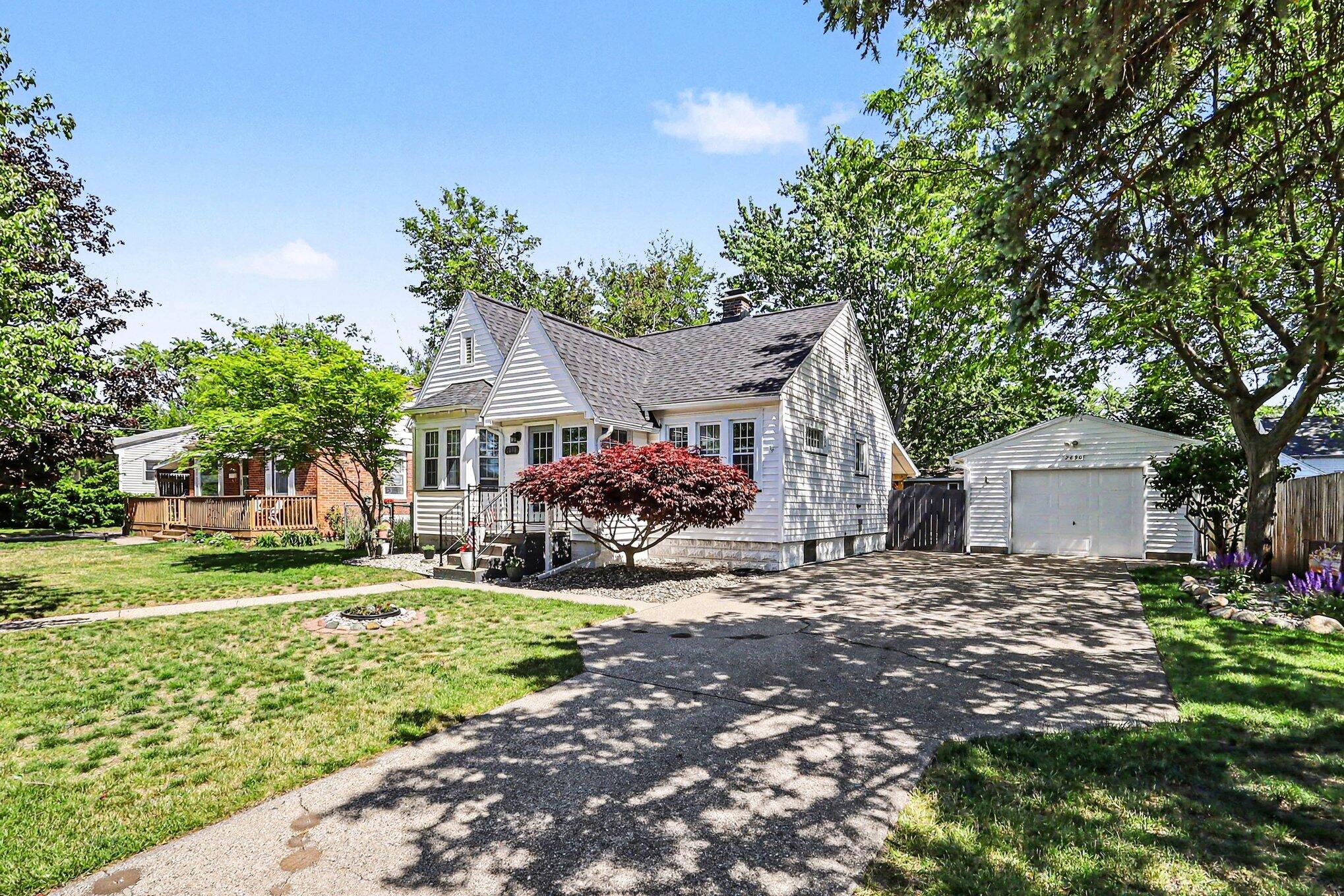 2890 Eastland Road