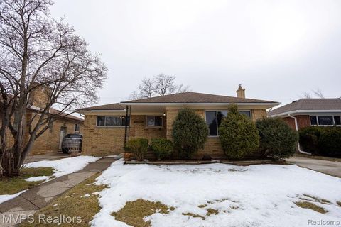 18062 Ash Avenue Eastpointe City MI 48021