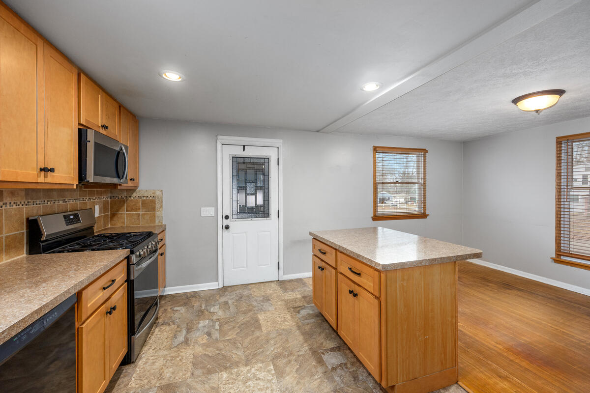 4665 Westshire Drive NW