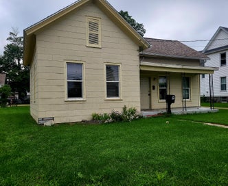 204 W Delaware Street Decatur Village MI 49045