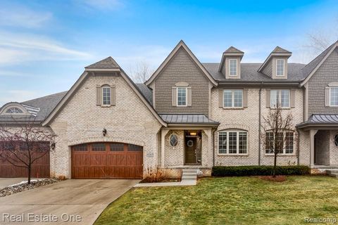 4165 Oak Arbor Court 19 Oakland Charter Township MI 48306