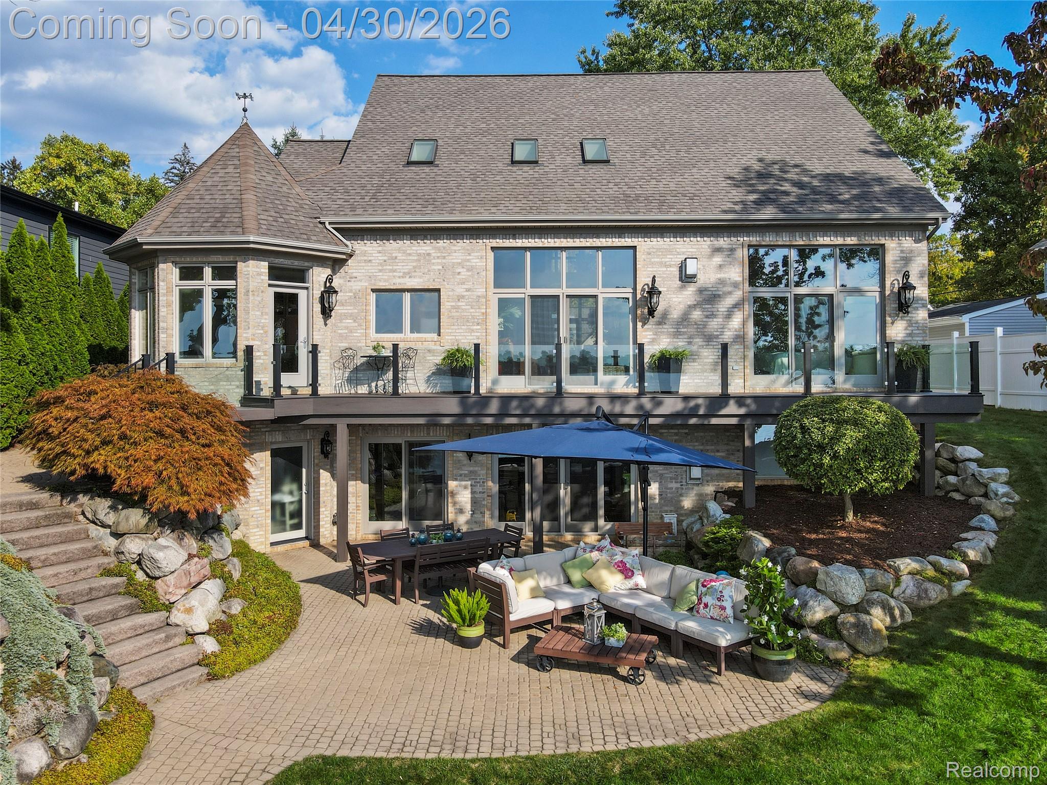 12210 Mantawauka Drive