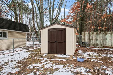 Tiny photo for 611 Hayes Street, Holland Charter Township, MI 49424 (MLS # 71026001832)