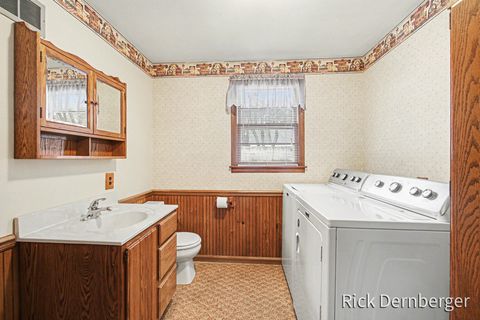 Tiny photo for 611 Hayes Street, Holland Charter Township, MI 49424 (MLS # 71026001832)