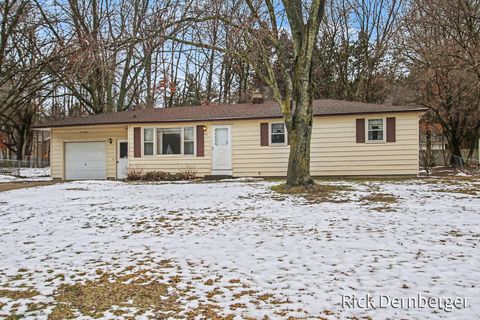 Tiny photo for 611 Hayes Street, Holland Charter Township, MI 49424 (MLS # 71026001832)
