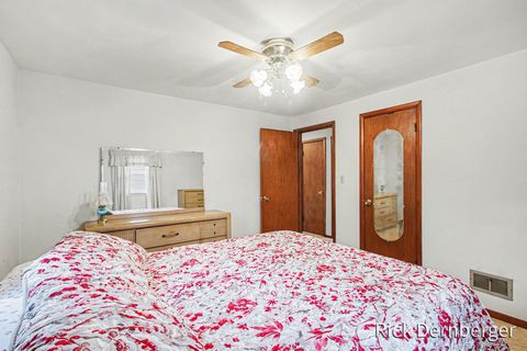 Tiny photo for 611 Hayes Street, Holland Charter Township, MI 49424 (MLS # 71026001832)