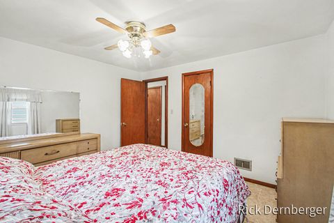 Tiny photo for 611 Hayes Street, Holland Charter Township, MI 49424 (MLS # 71026001832)