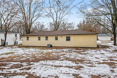 Tiny photo for 611 Hayes Street, Holland Charter Township, MI 49424 (MLS # 71026001832)