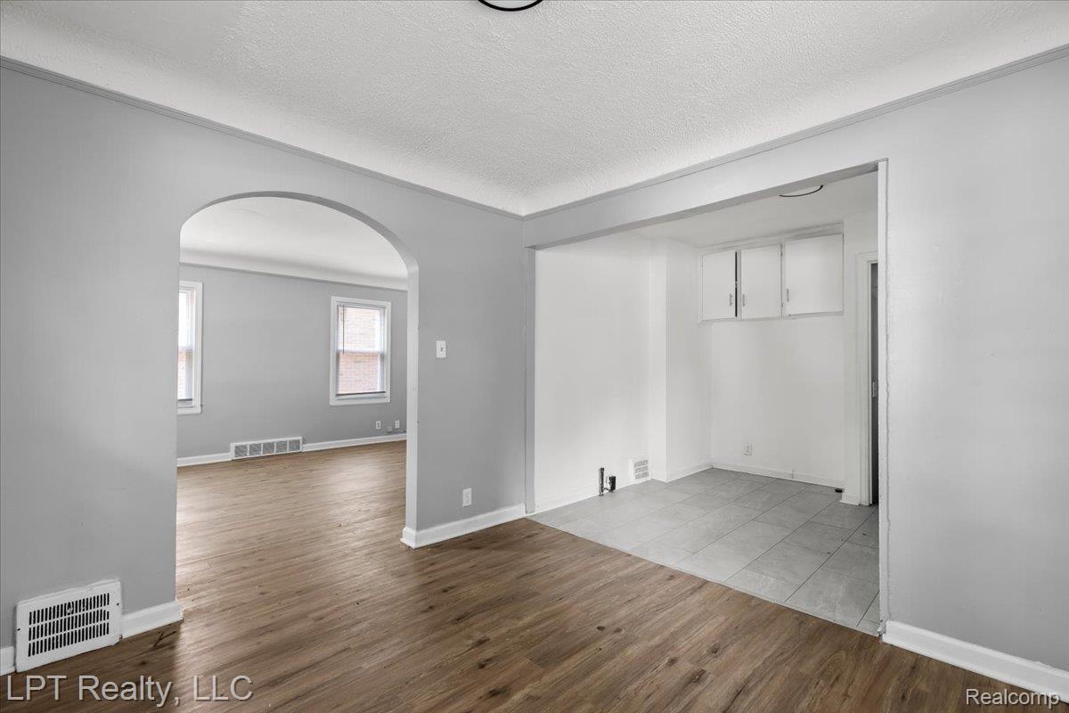 11608 Duchess Street