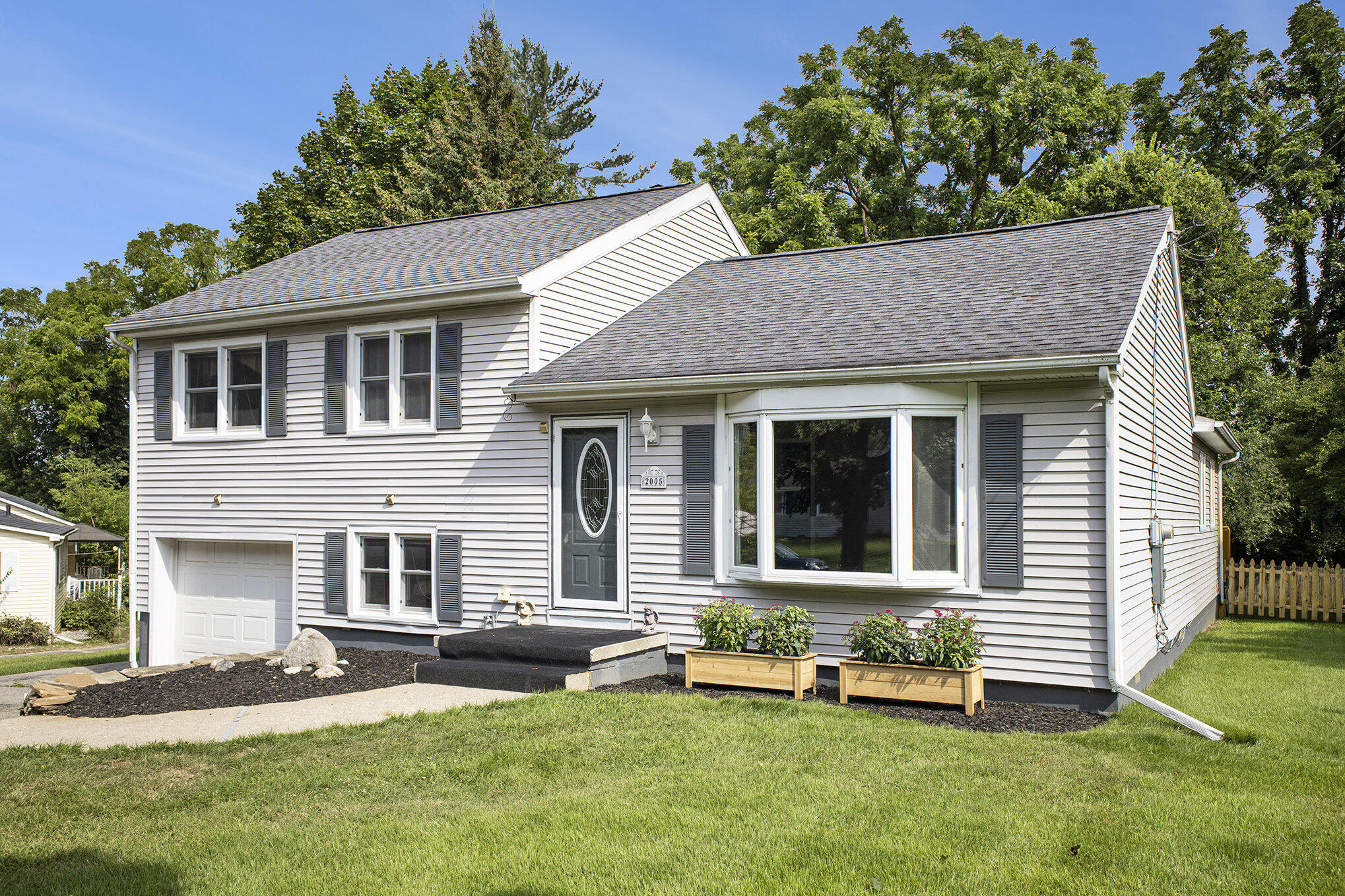 2005 Cascade Drive