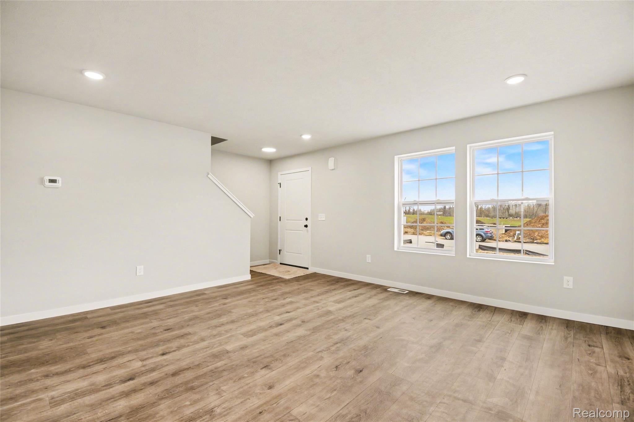 738 Lone Oak Way