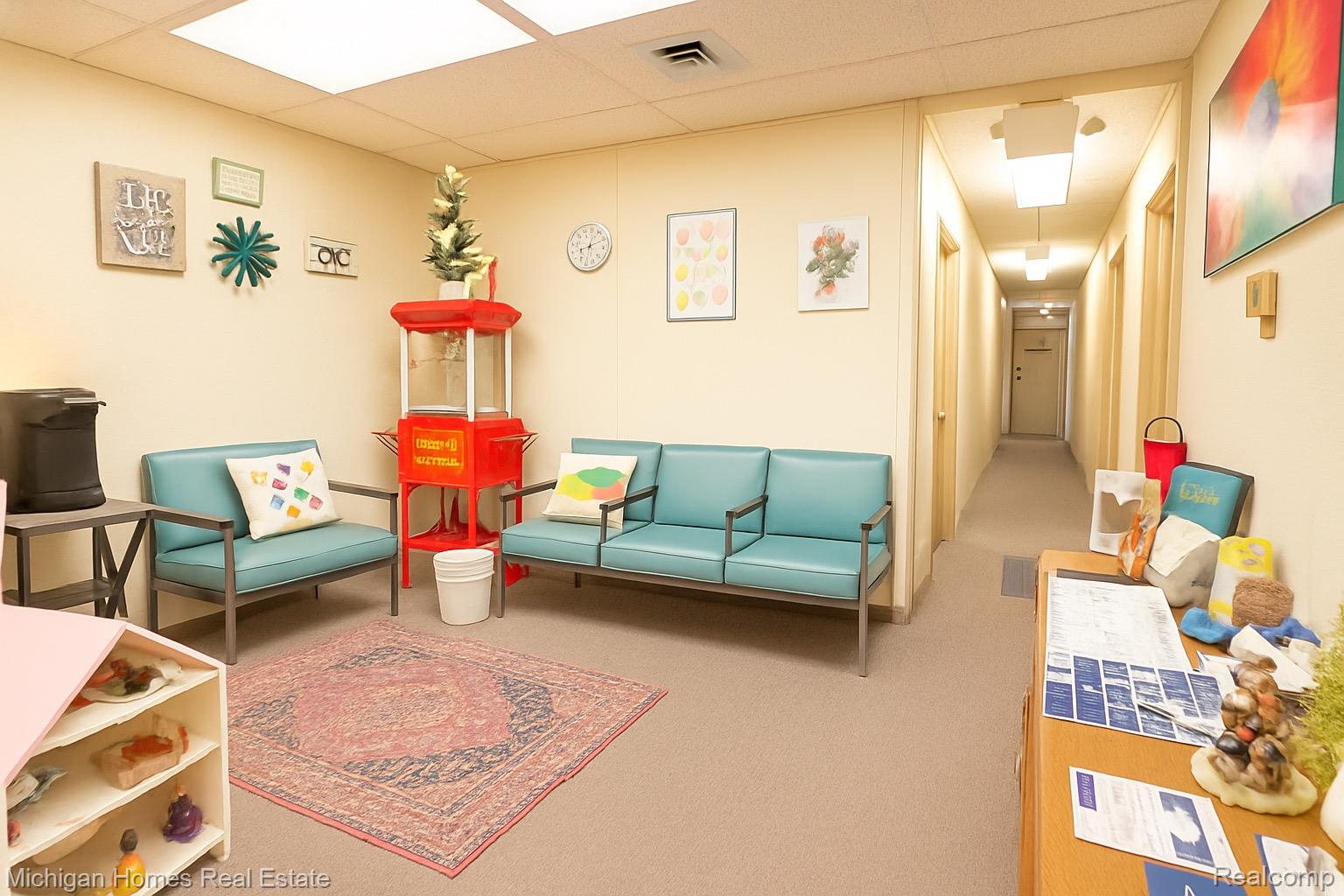 2290 E HILL Road 103