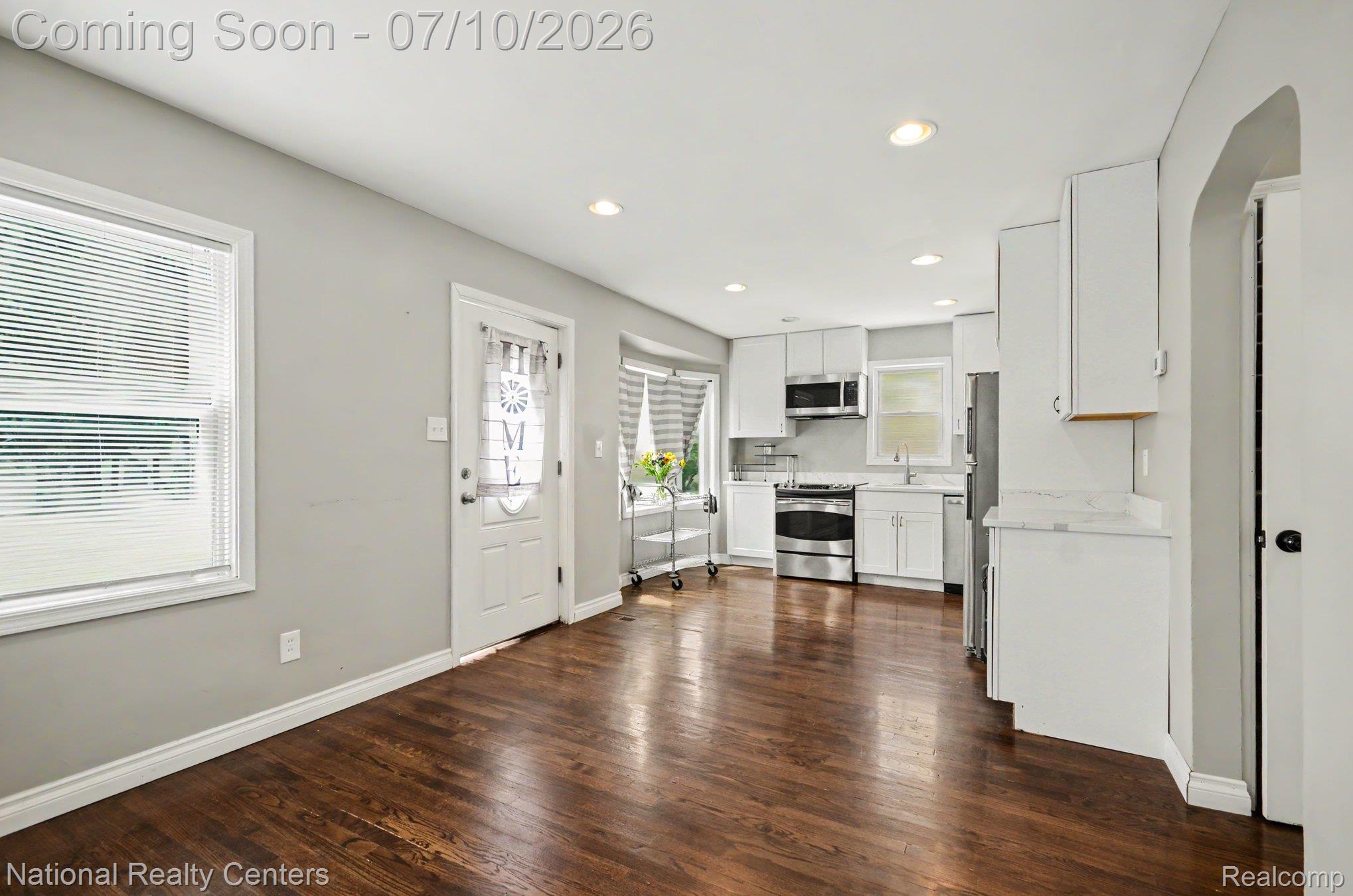 551 E Maplehurst Street