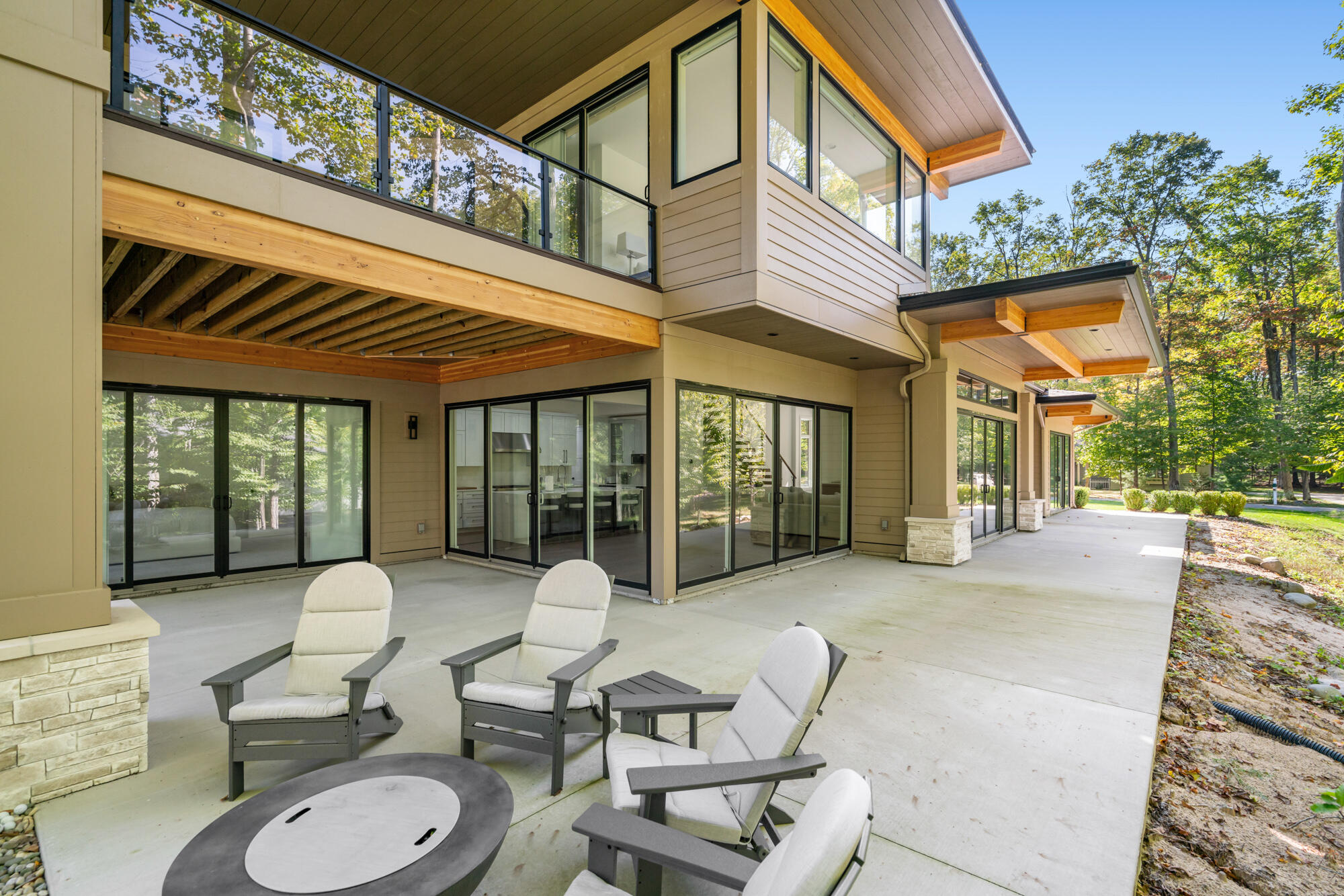 6 N Country Club Drive 6