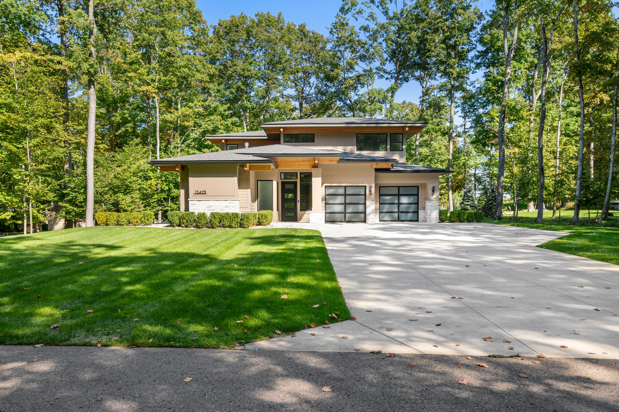 6 N Country Club Drive 6