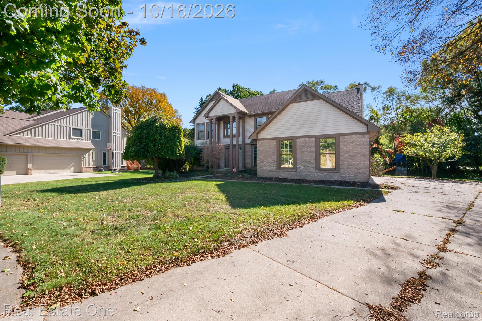 7411 Meadowcrest Court