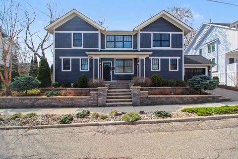 Photo of 211 W Davis Avenue, Ann Arbor, MI 48103 (MLS # 81026014457)