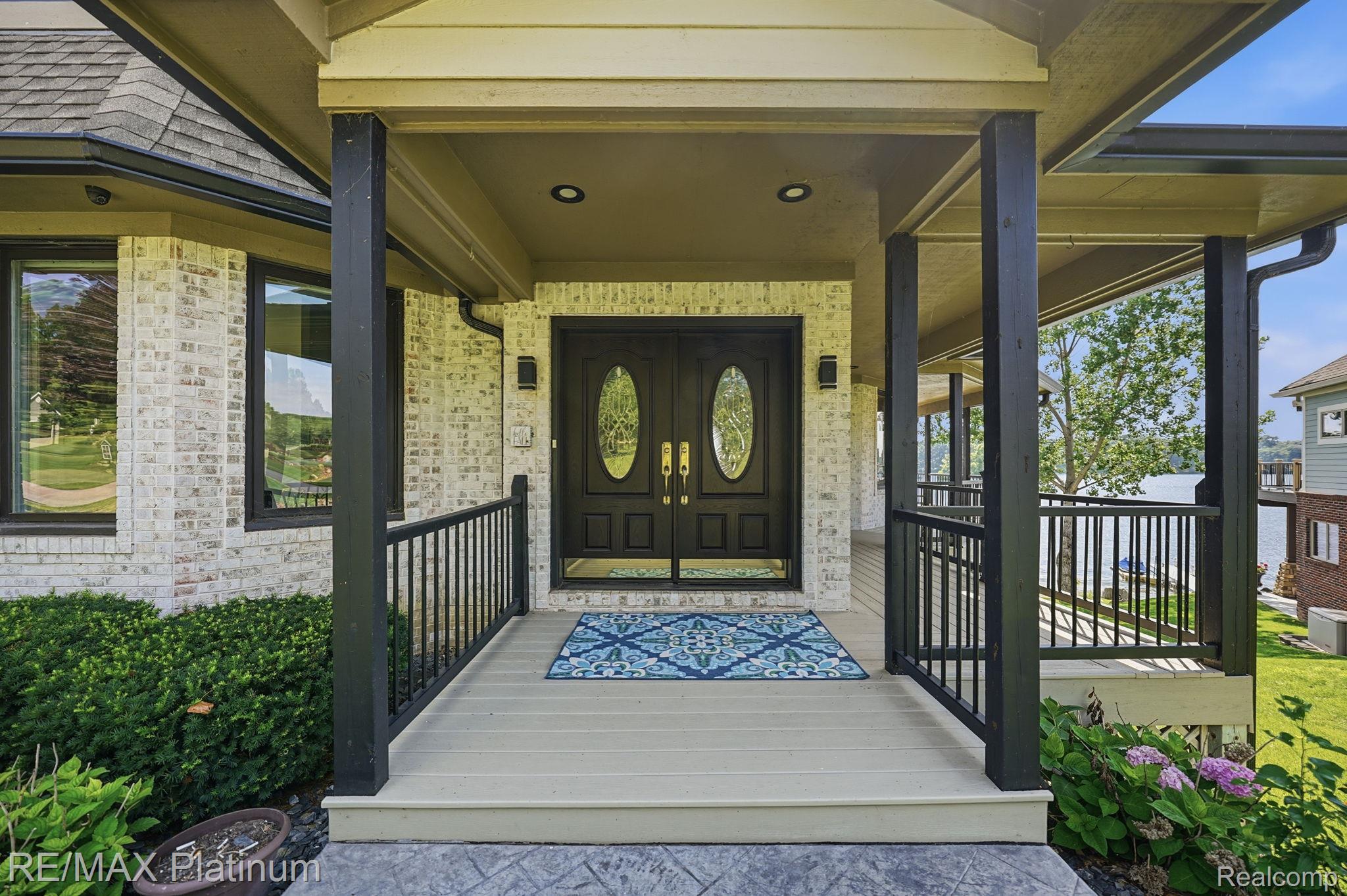 997 Thompson Shore Drive