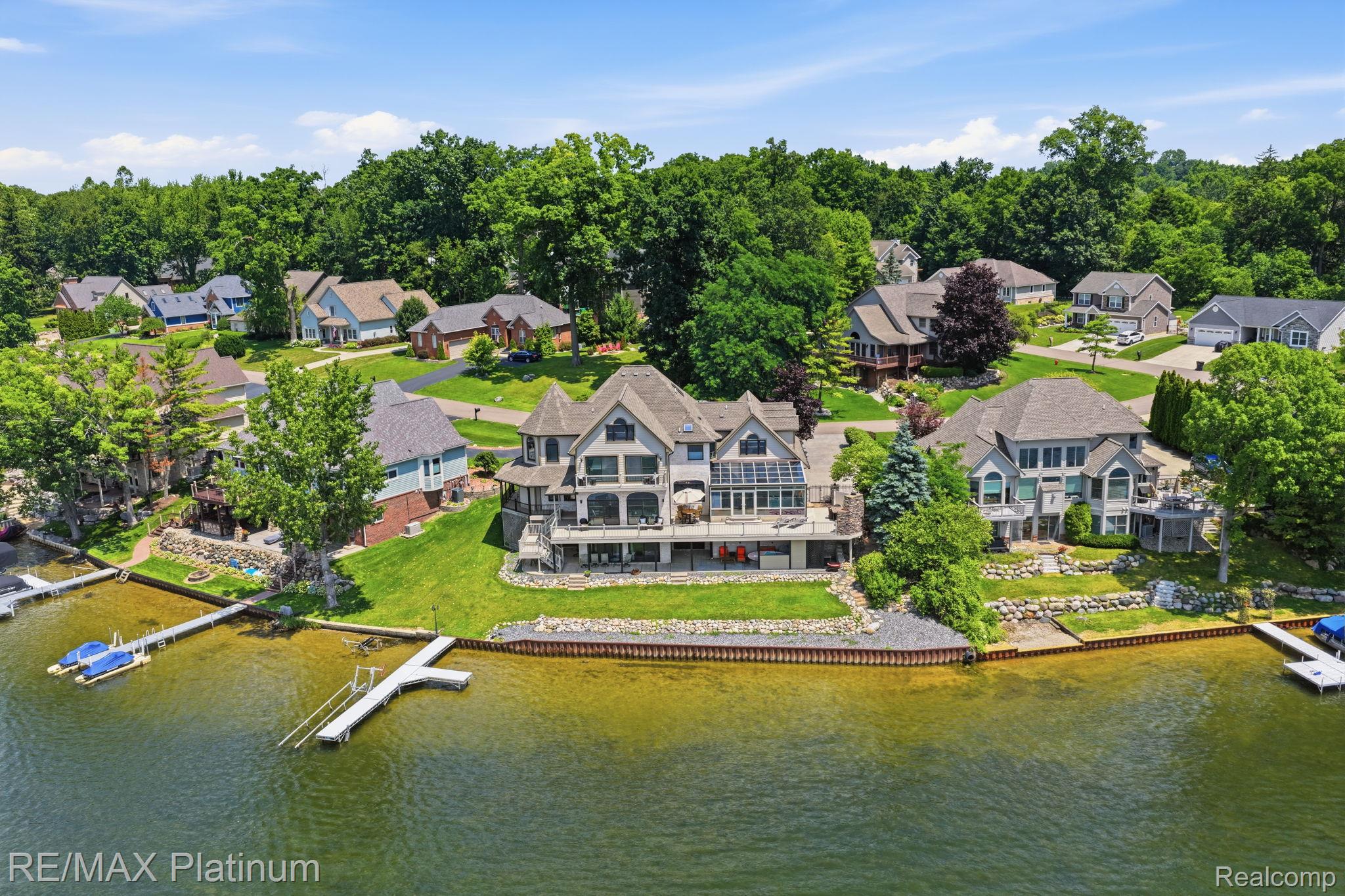997 Thompson Shore Drive