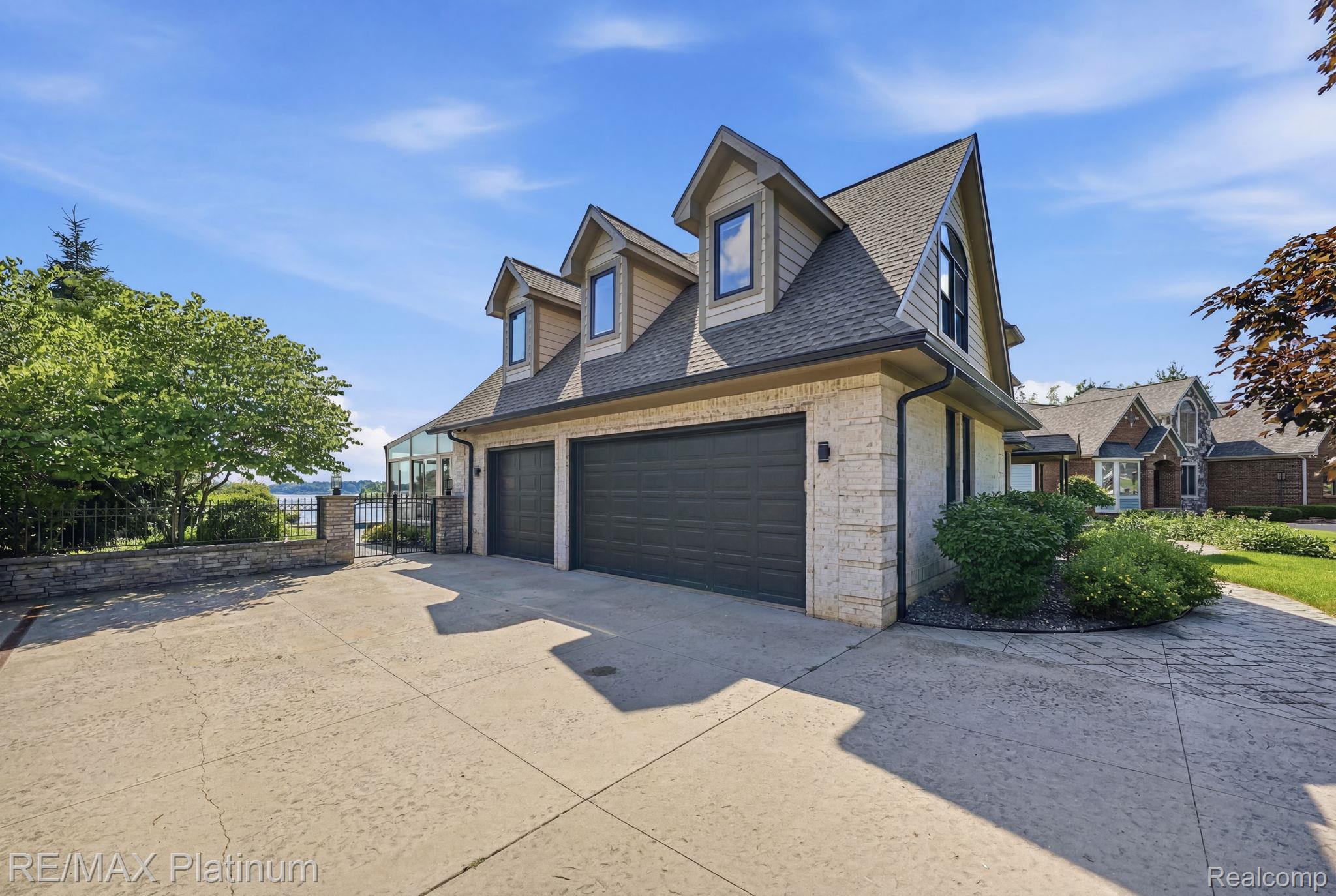 997 Thompson Shore Drive