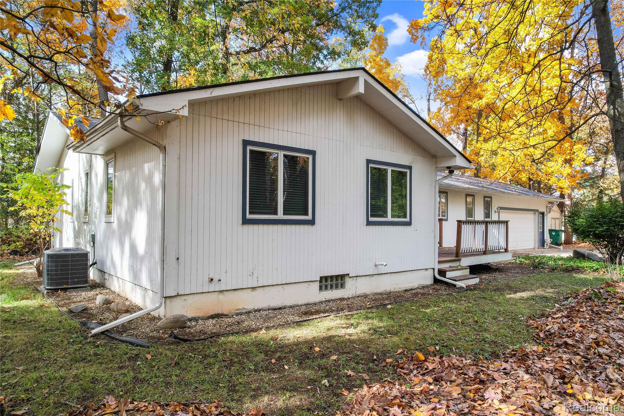 1431 E Commerce Road