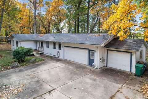 1431 E Commerce Road Commerce Charter Township MI 48382