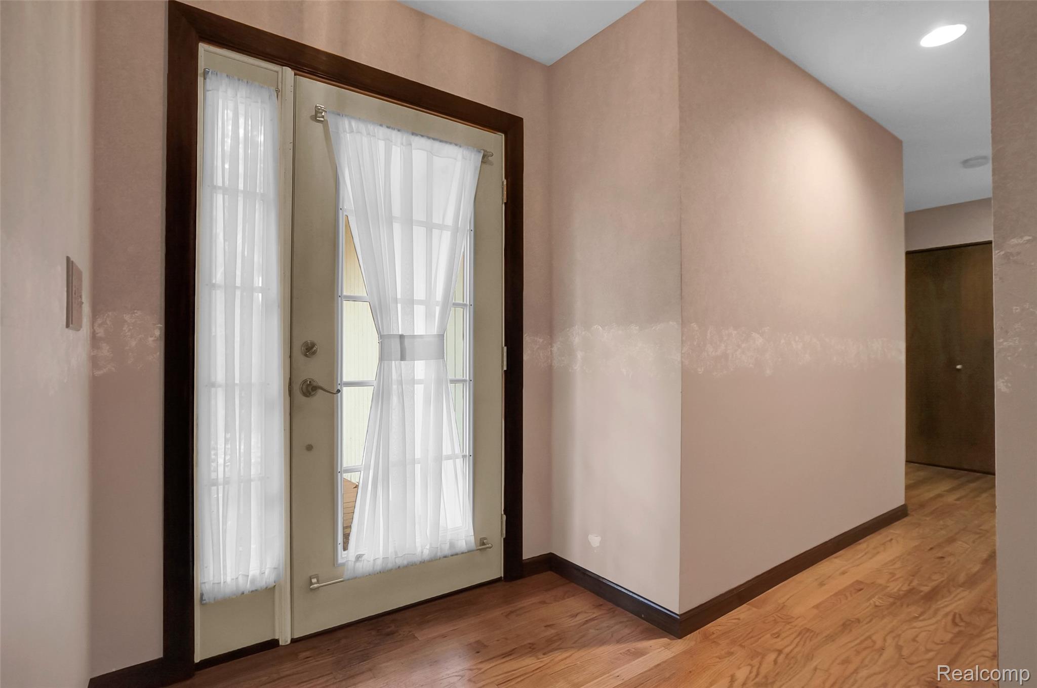 1431 E Commerce Road