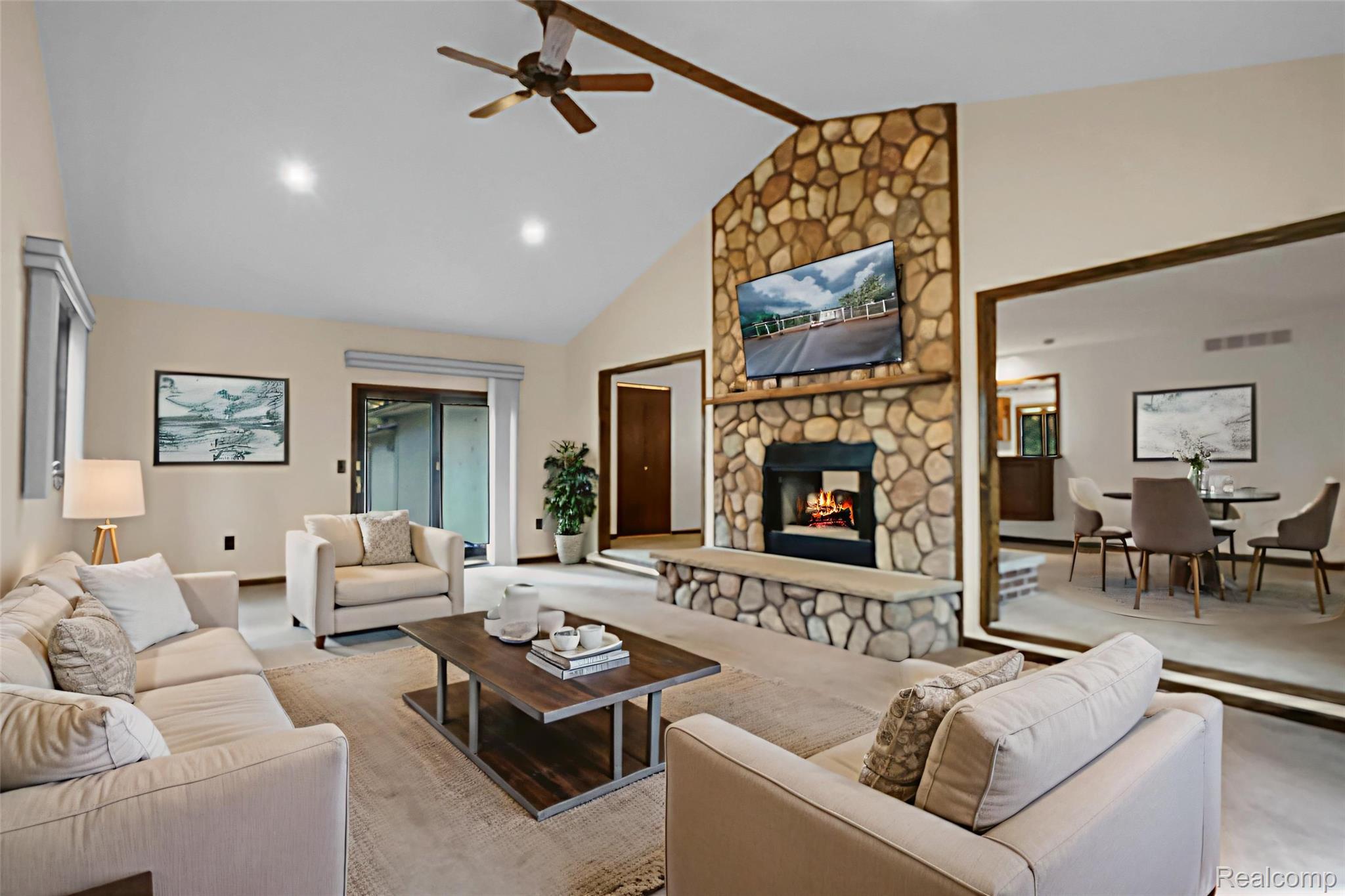 1431 E Commerce Road