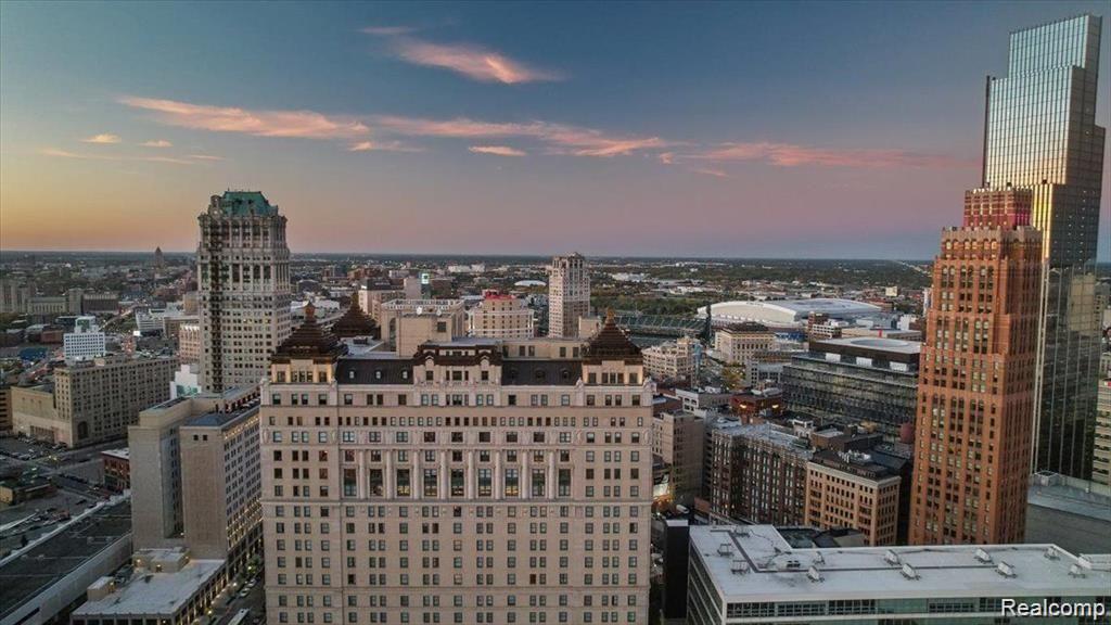 1135 Shelby Street 69-2906