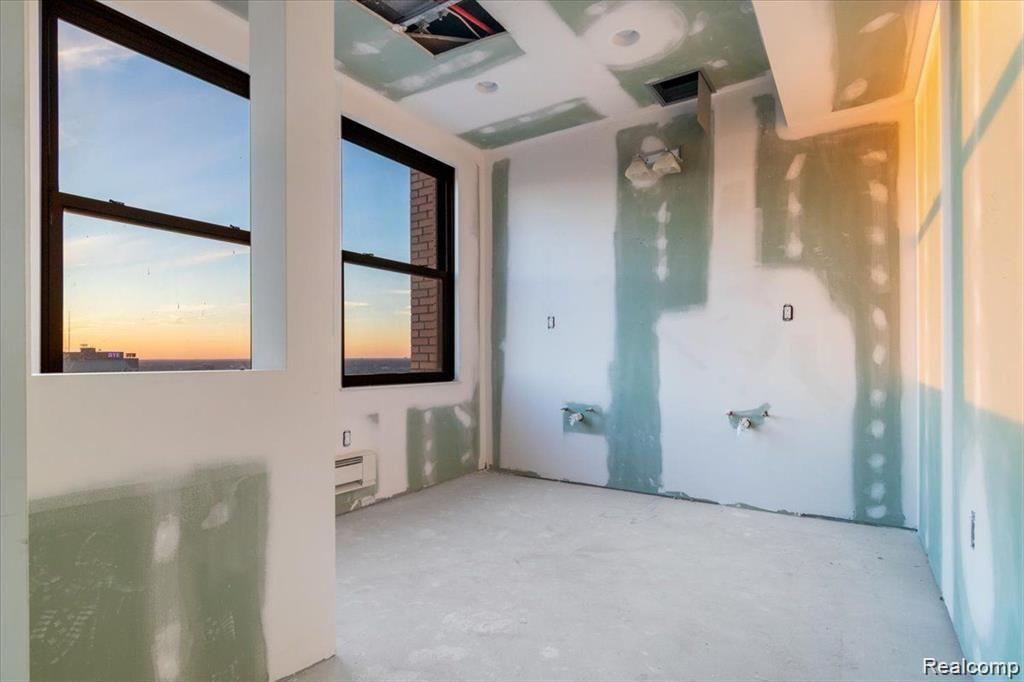 1135 Shelby Street 69-2906