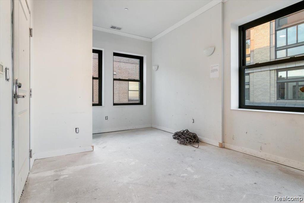 1135 Shelby Street 69-2906