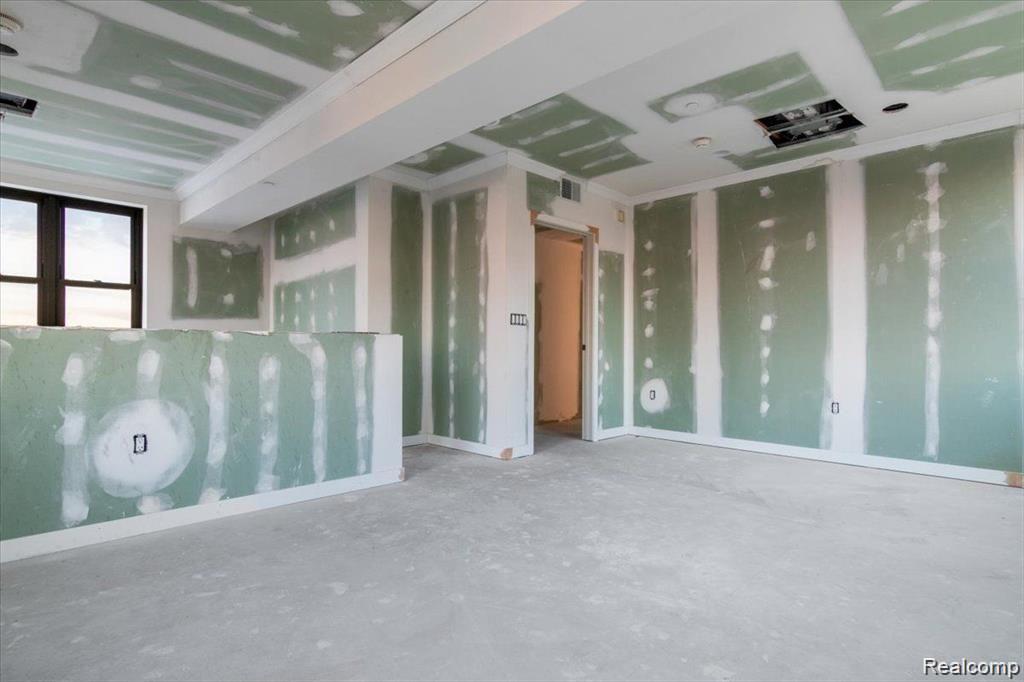 1135 Shelby Street 69-2906