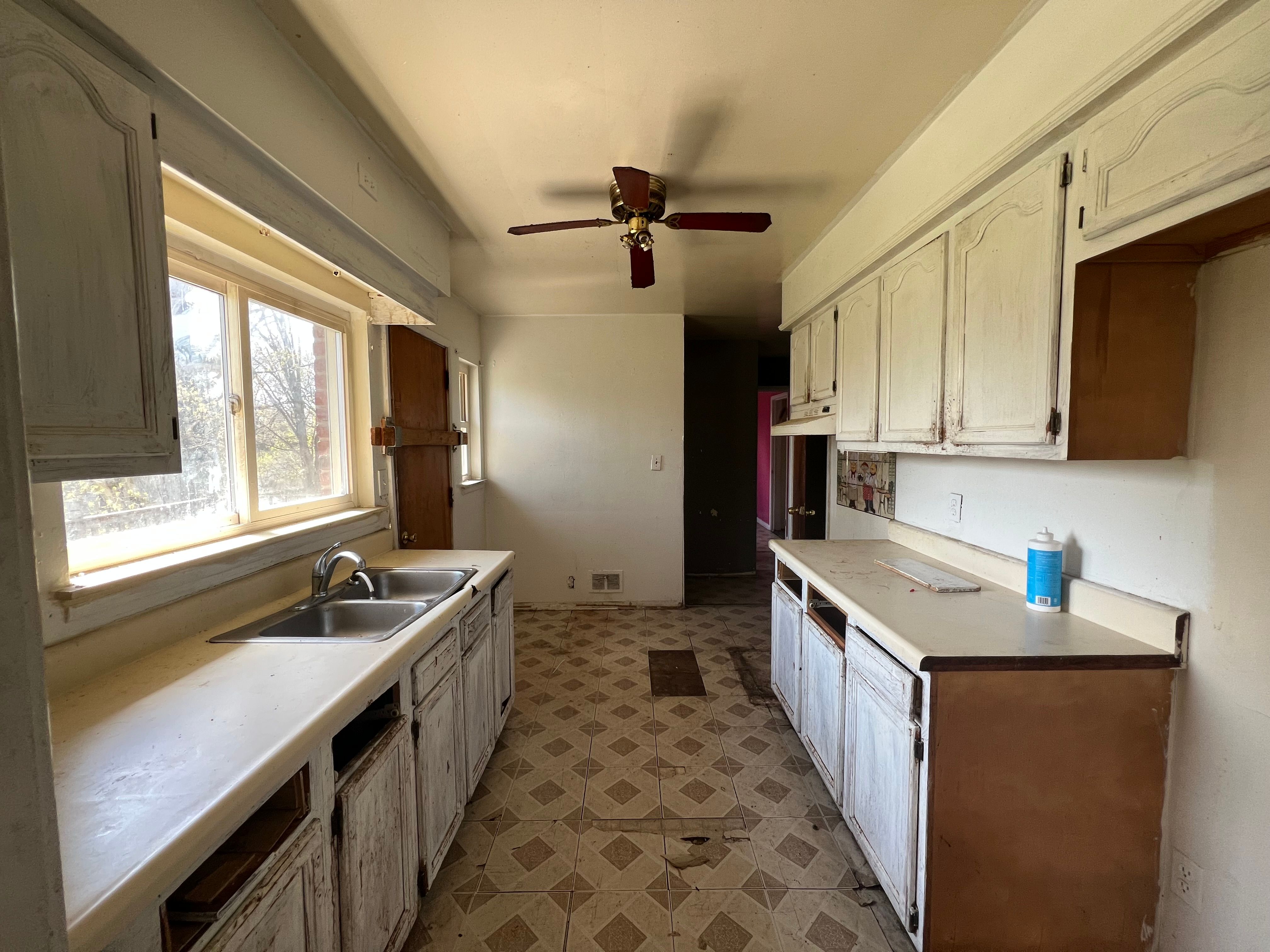 3087 Hatherly Avenue
