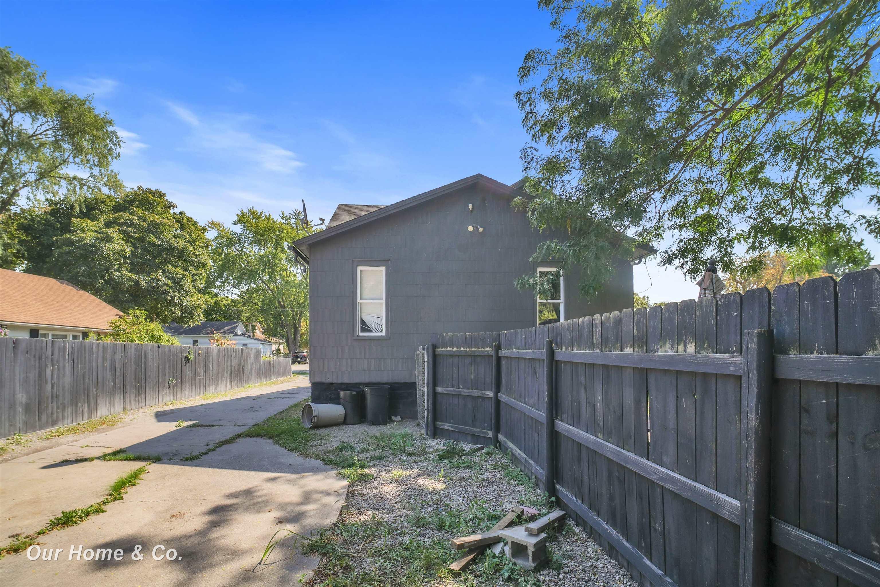 713 S WOODBRIDGE Street