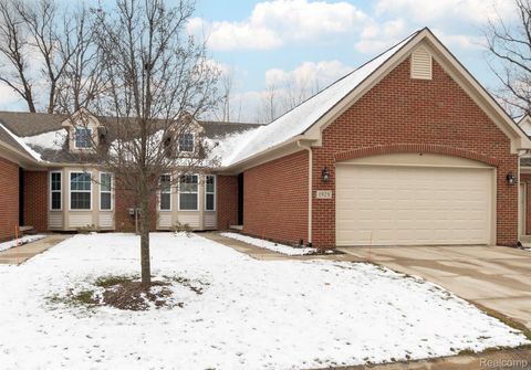 1925 Egret Pointe Genoa Township MI 48843