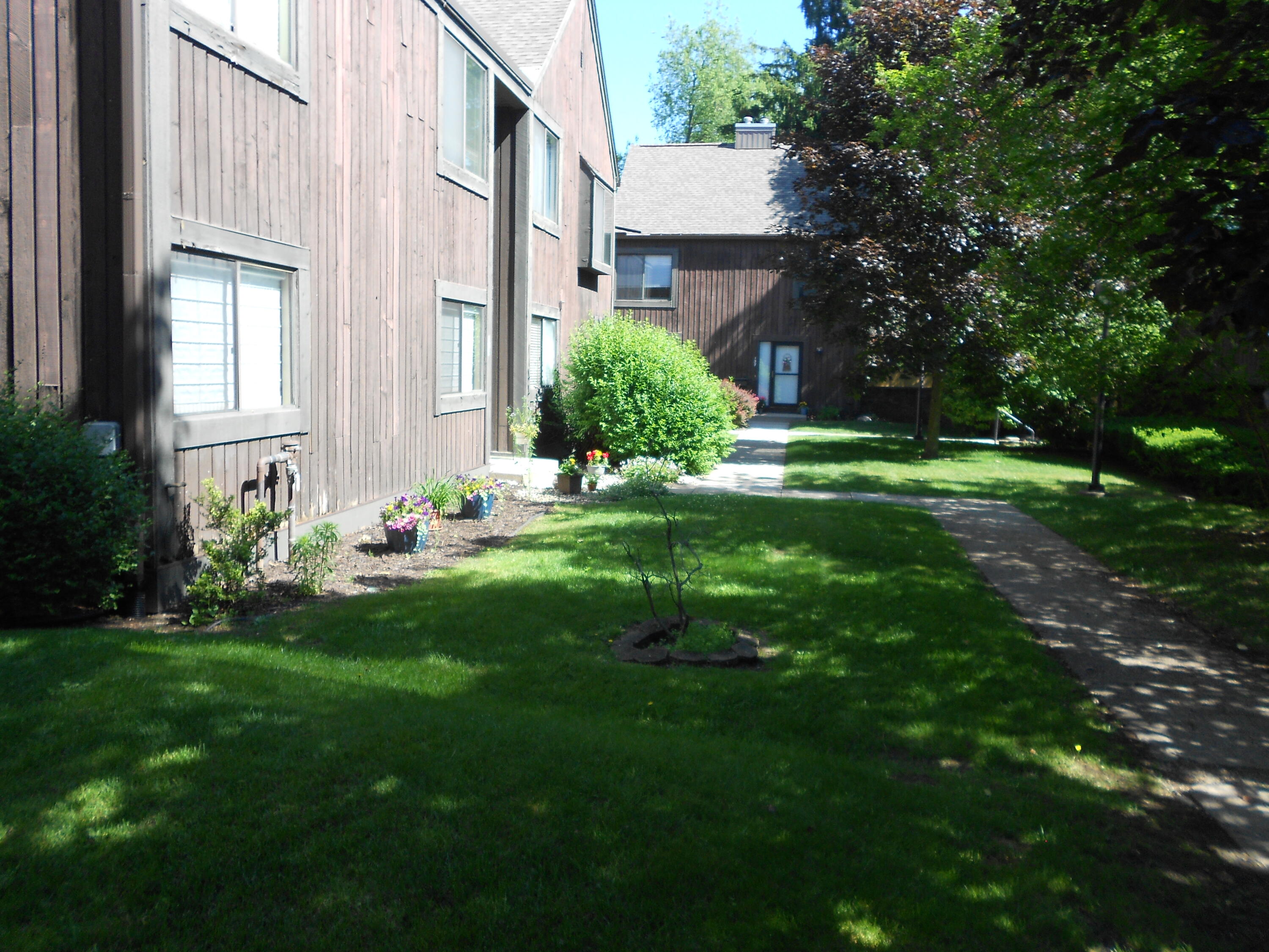 129 Balmoral Court