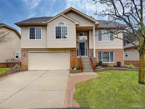 4908 Carrington Drive Oakland Charter Township MI 48306