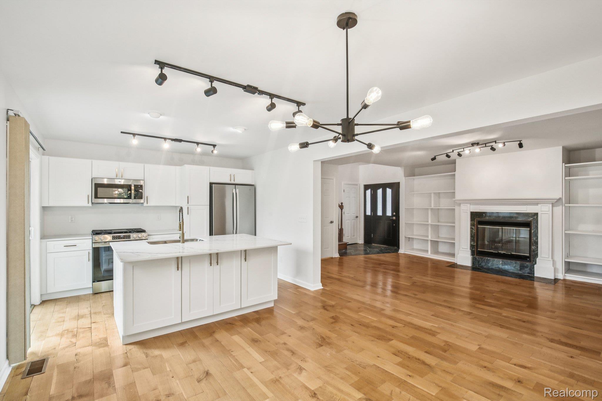 10746 Winthrop