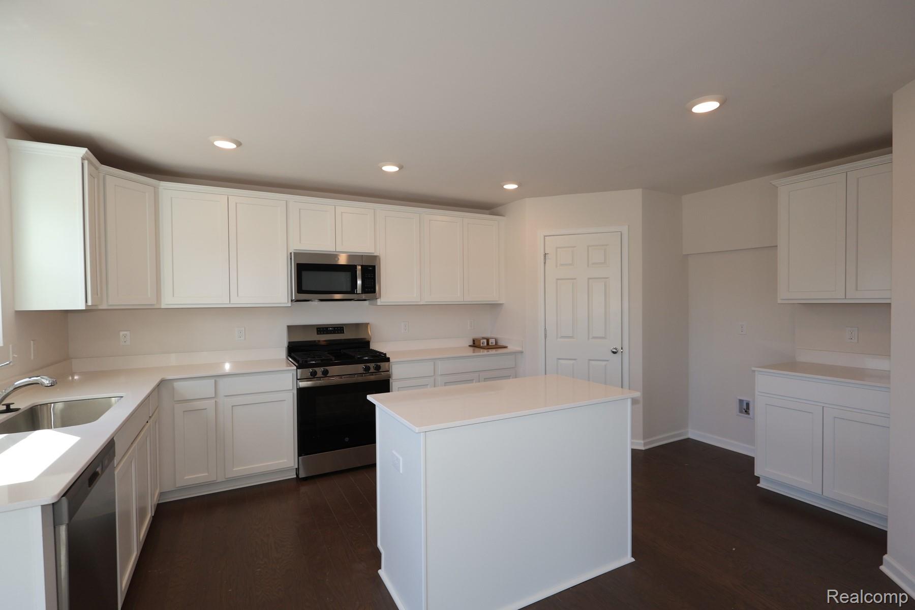 54790 Heron Circle