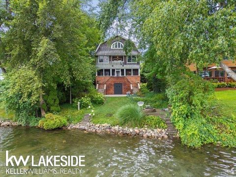 6420 COMMERCE Road West Bloomfield Charter Township MI 48324