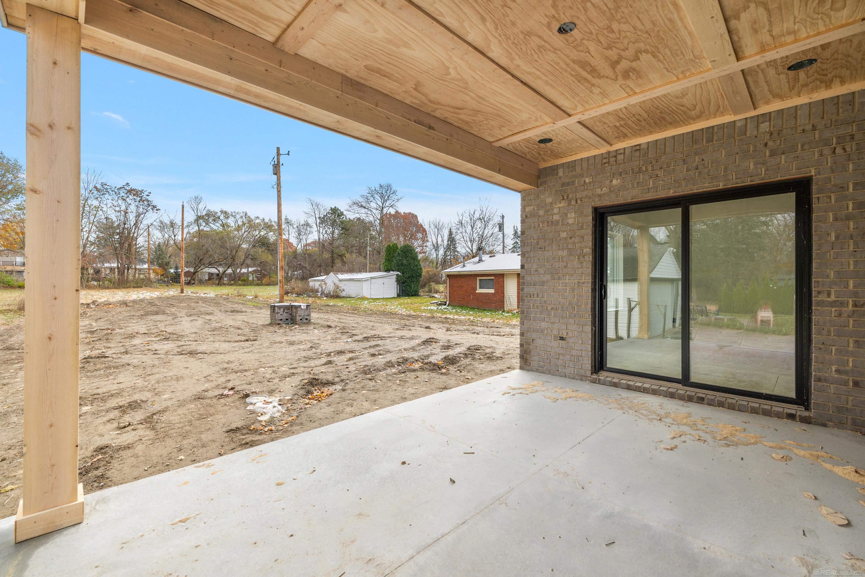 45396 Deneweth Street