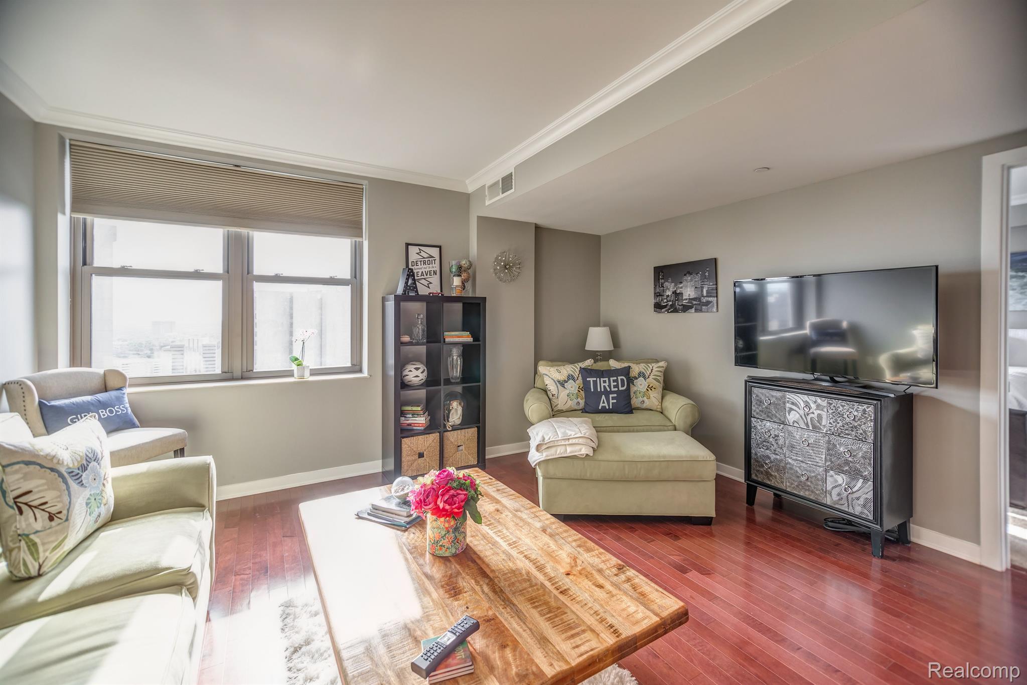 1135 SHELBY Street 2605