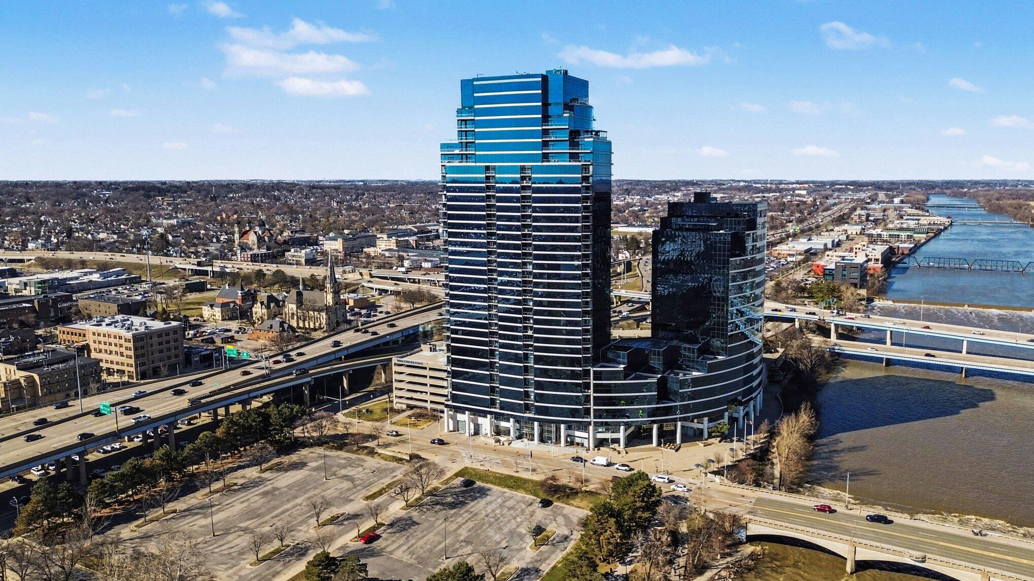 335 Bridge Street NW 304