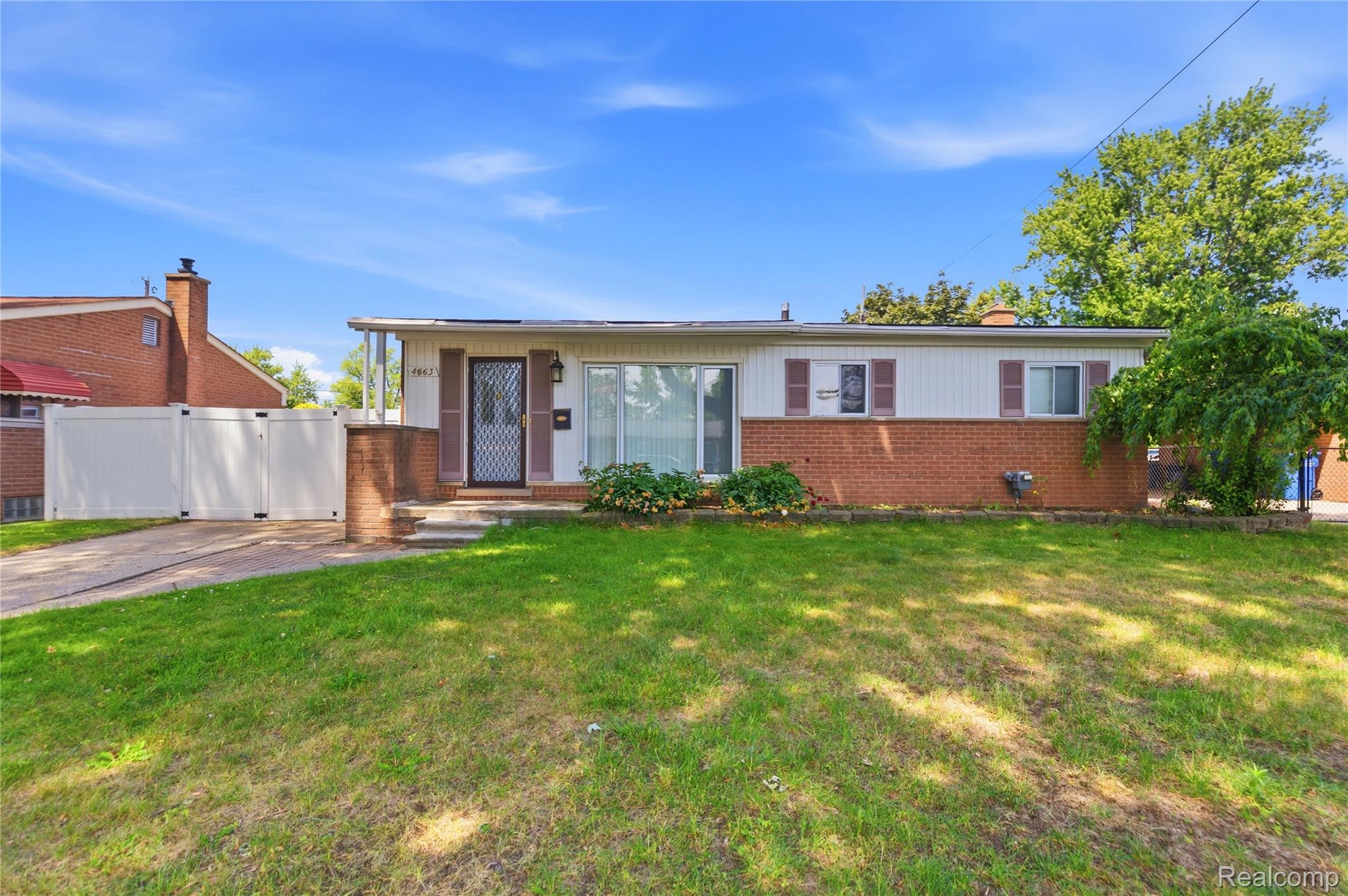 4663 Buchanan Street