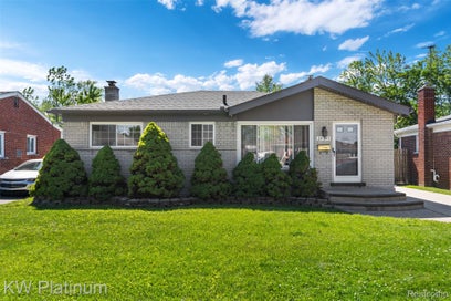24545 Raven Avenue Eastpointe City MI 48021