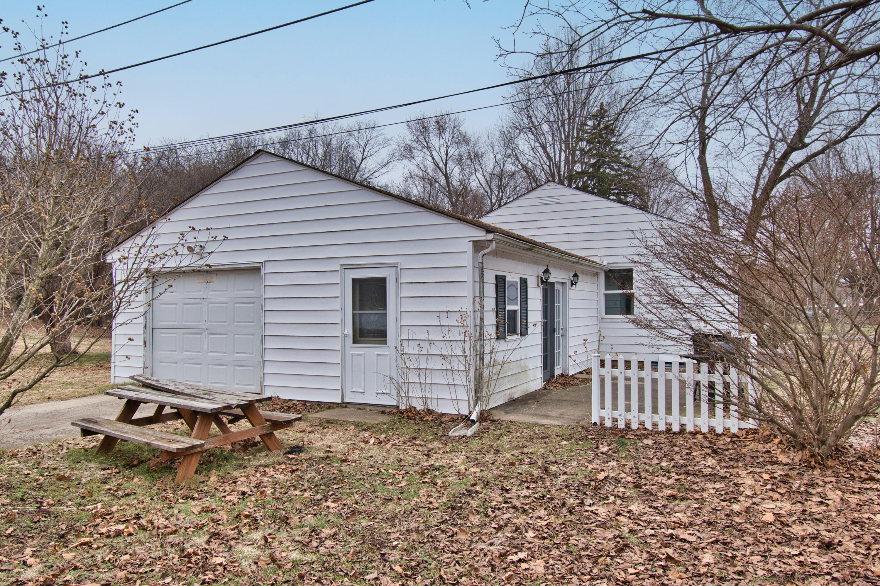 903 N Detroit Street