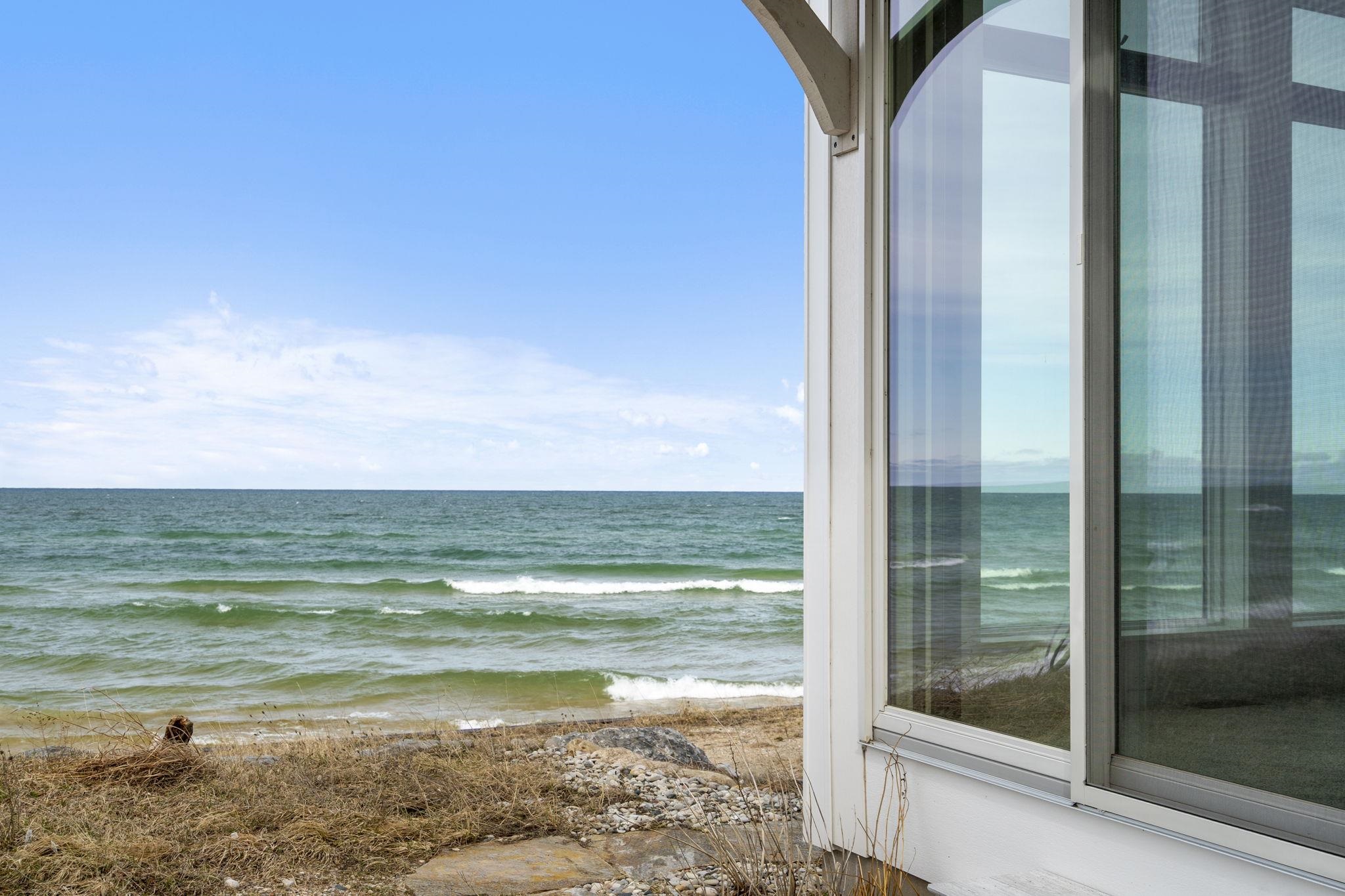 3126 Lake Shore Road
